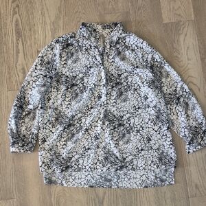 Black & White Marble-Print Pullover